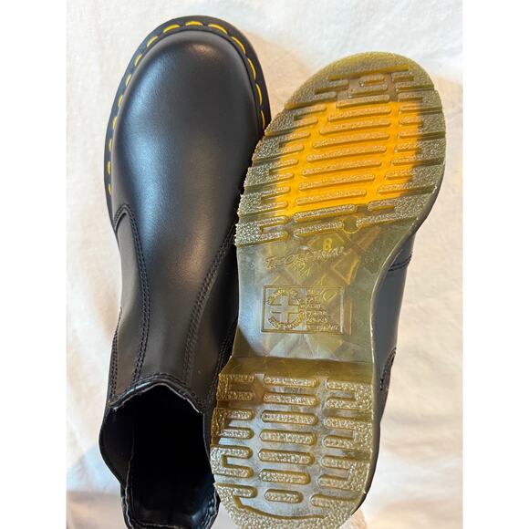 NEW-Dr Martens 2976 Chelsea Boots -Black Leather-Size 6W or 5M - Picture 9 of 15